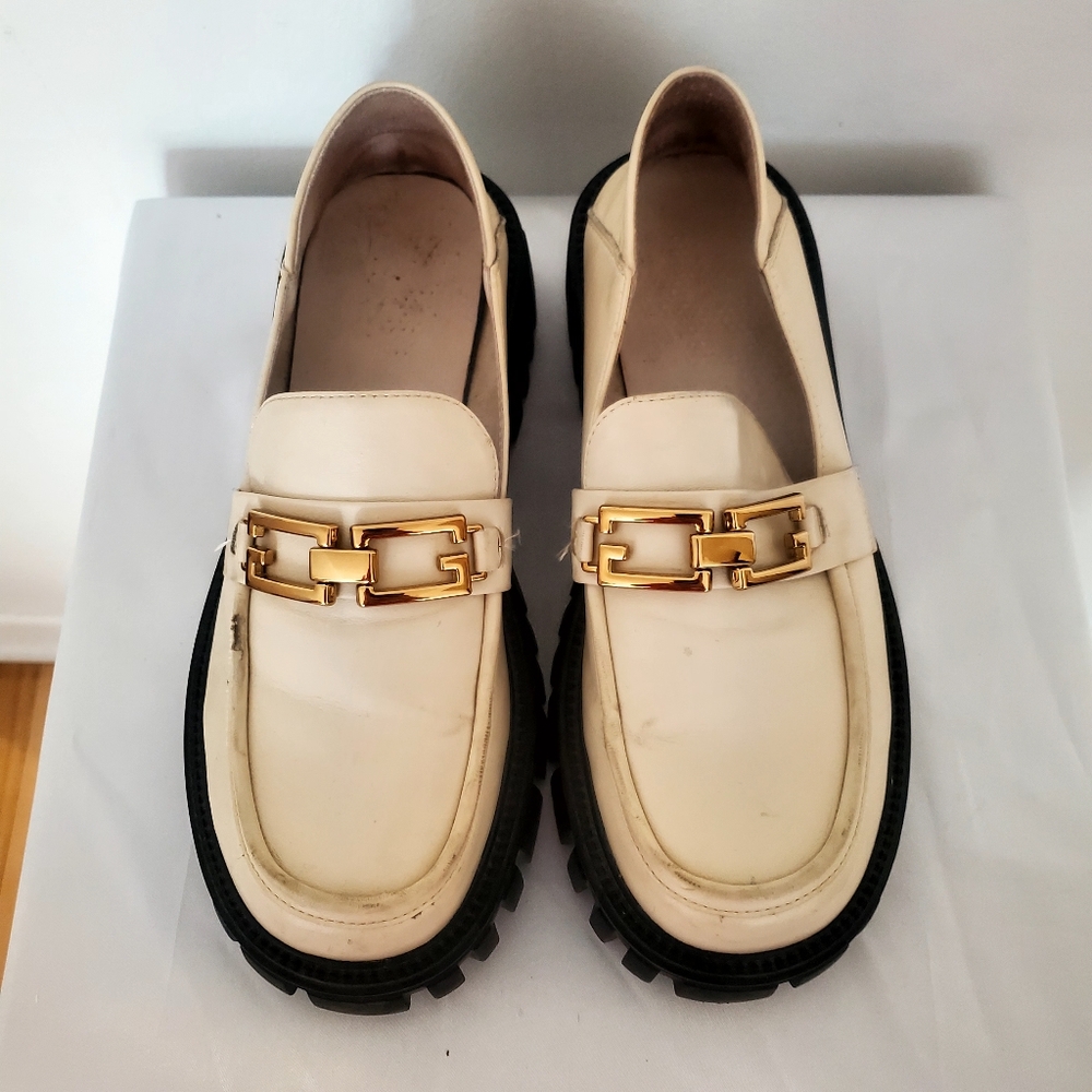 Chunky Loafers with Beige Gold Hardware Women 8 - Picture 4 of 8